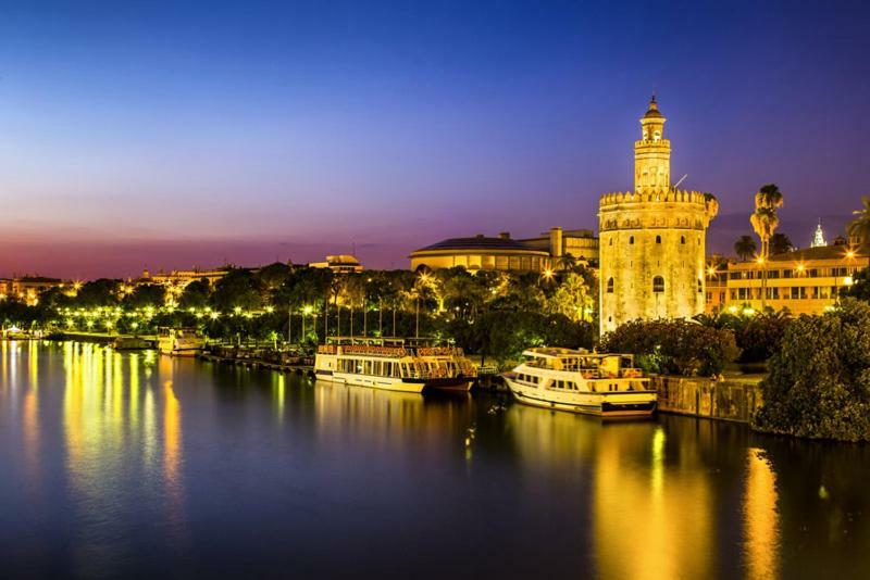 Sevilla Butterfly Suites Екстериор снимка